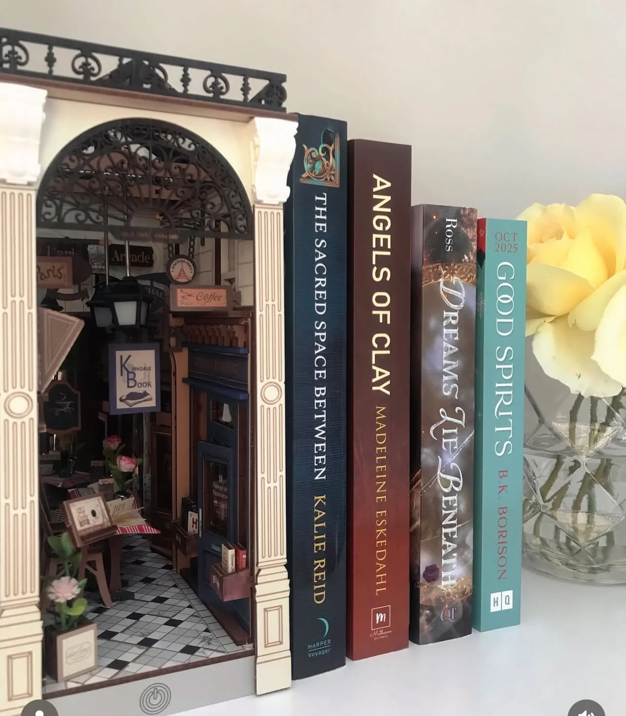 Repost @silver.tomes I&rsquo;m so thrilled you enjoyed Angels of Clay 🥰 #bloodonvines #ringsonwater #angelsofclay #thematakanaseries #madeleineeskedahl #nzcrimefiction #matakana #bestsellers #bookstagram