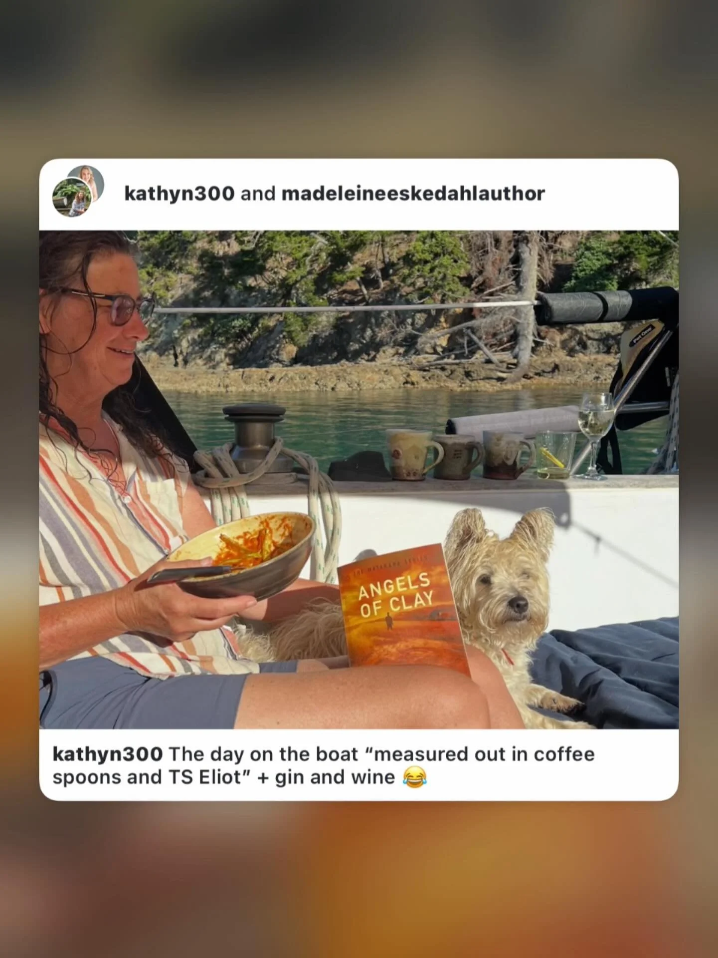 A wonderful place to enjoy a good book, and with the perfect companion by your feet. Happy reading, I hope that you enjoy Angels of Clay 🥰#angelsofclay #thematakanaseries #nzcrimefiction #madeleineeskedahl #holidayreads #beachreads