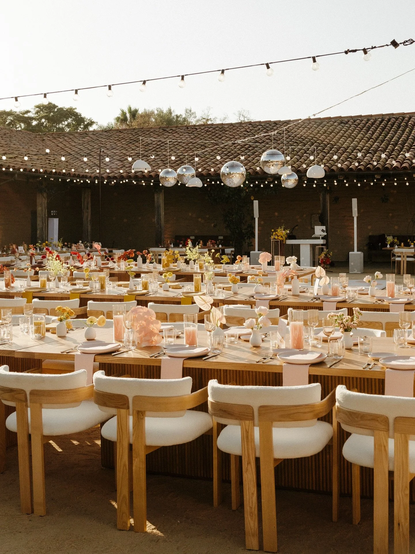 Details from our colorful late summer reception at the Historical Museum &hearts;️❤️🧡💛💗

#colorfulwedding #colorcascade #colorblock #weddingreception #californiasummer #boldcolors #summerweddings #weddingdesign #bolddesign #colorfulflowers