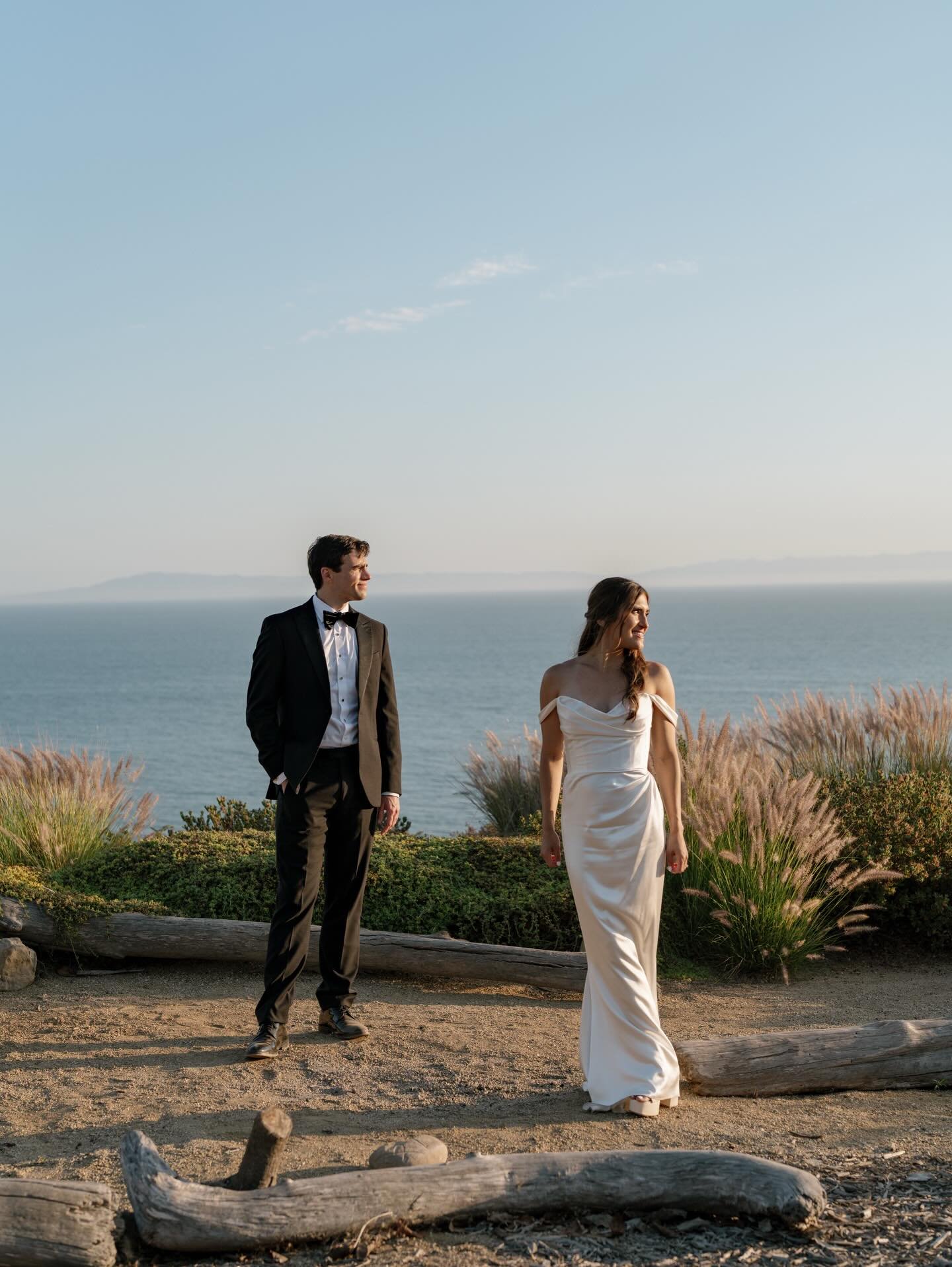 The dreamiest summer afternoon with these two above the world ✨

#oceanviewwedding #weddingplanner #weddingportraits #californiaweddingplanner #coastalwedding