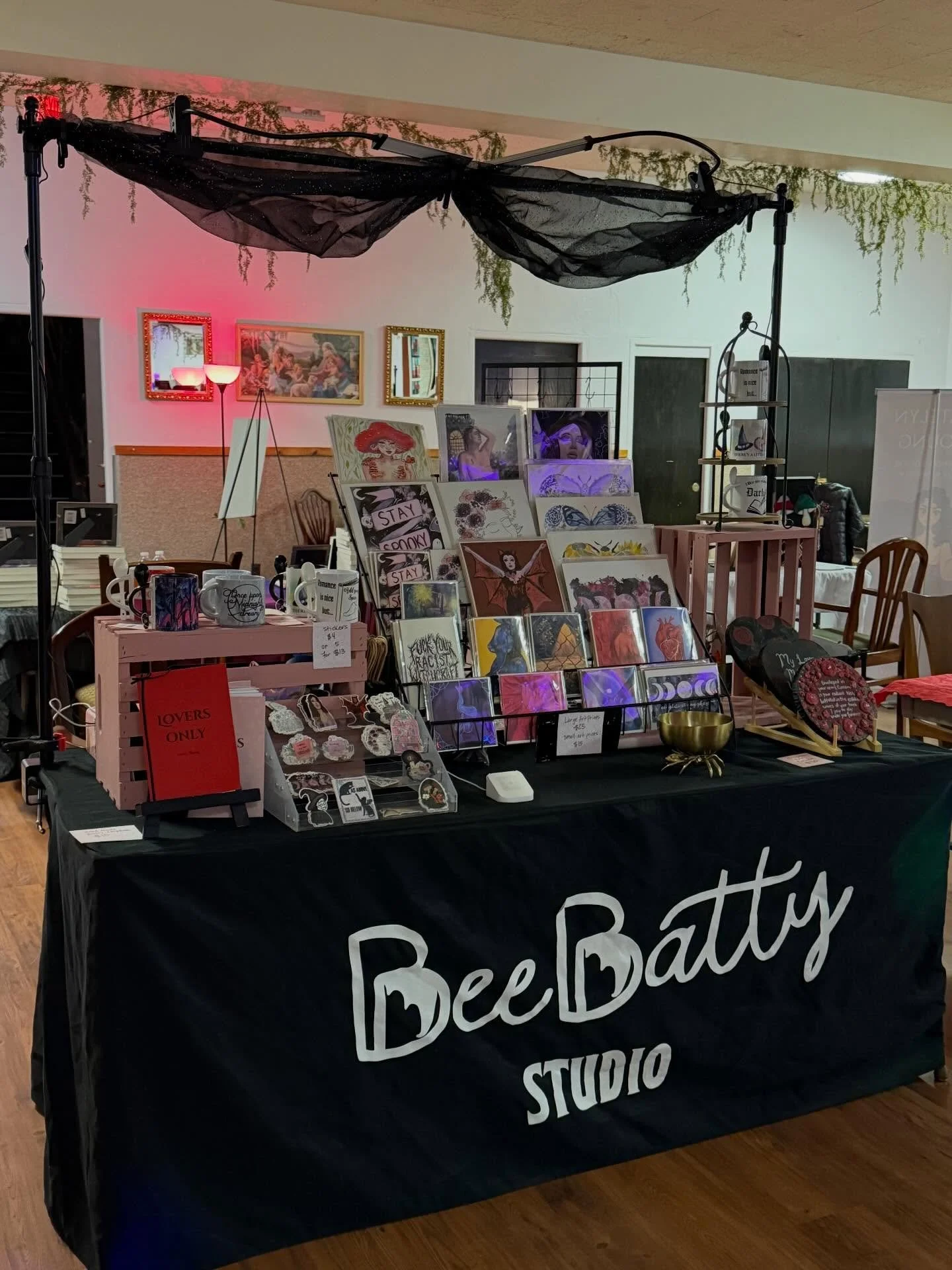 Getting back into the swing of things, happy Friday the 13th 🖤🖤🖤