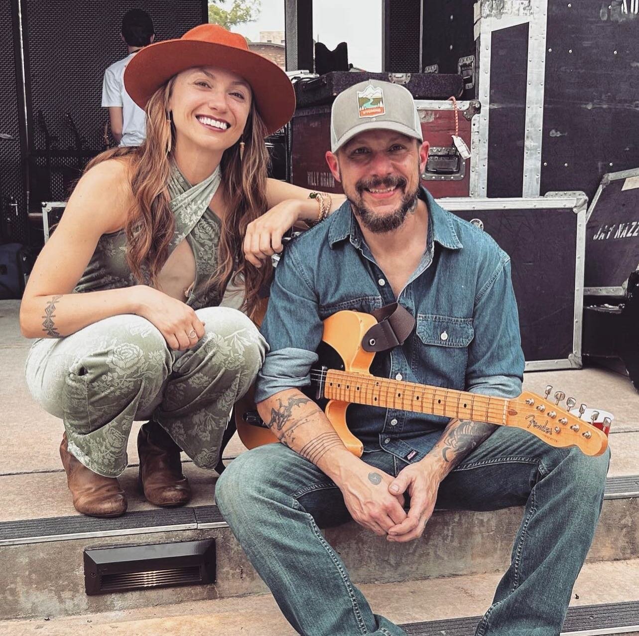 Any night with @fewmilessouthmusic is a good one, come see them Saturday at 7PM at the brewery! 

Few Miles South is a female fronted, national touring country and roots group created by Grammy nominated producer/engineer, Blake English, and classica