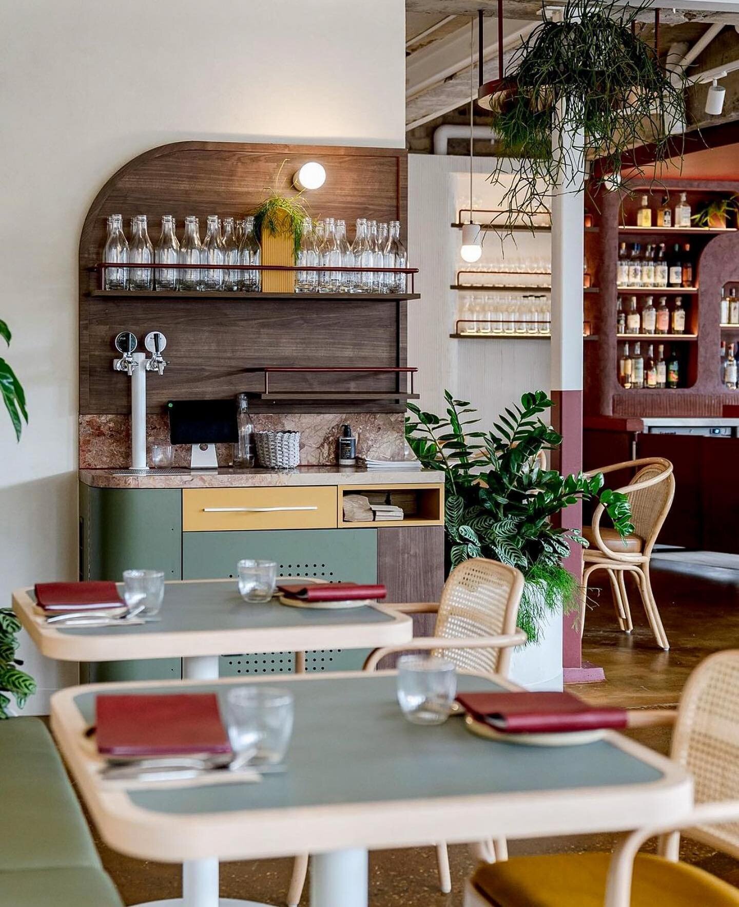 Absolutely delighted to see the newly opened St.Alma Freshwater is fast becoming not only a destination, but a neighbourhood favourite. 
 
We loved providing a funky, fresh restaurant planting design to compliment a spectacularly groovy interior desi