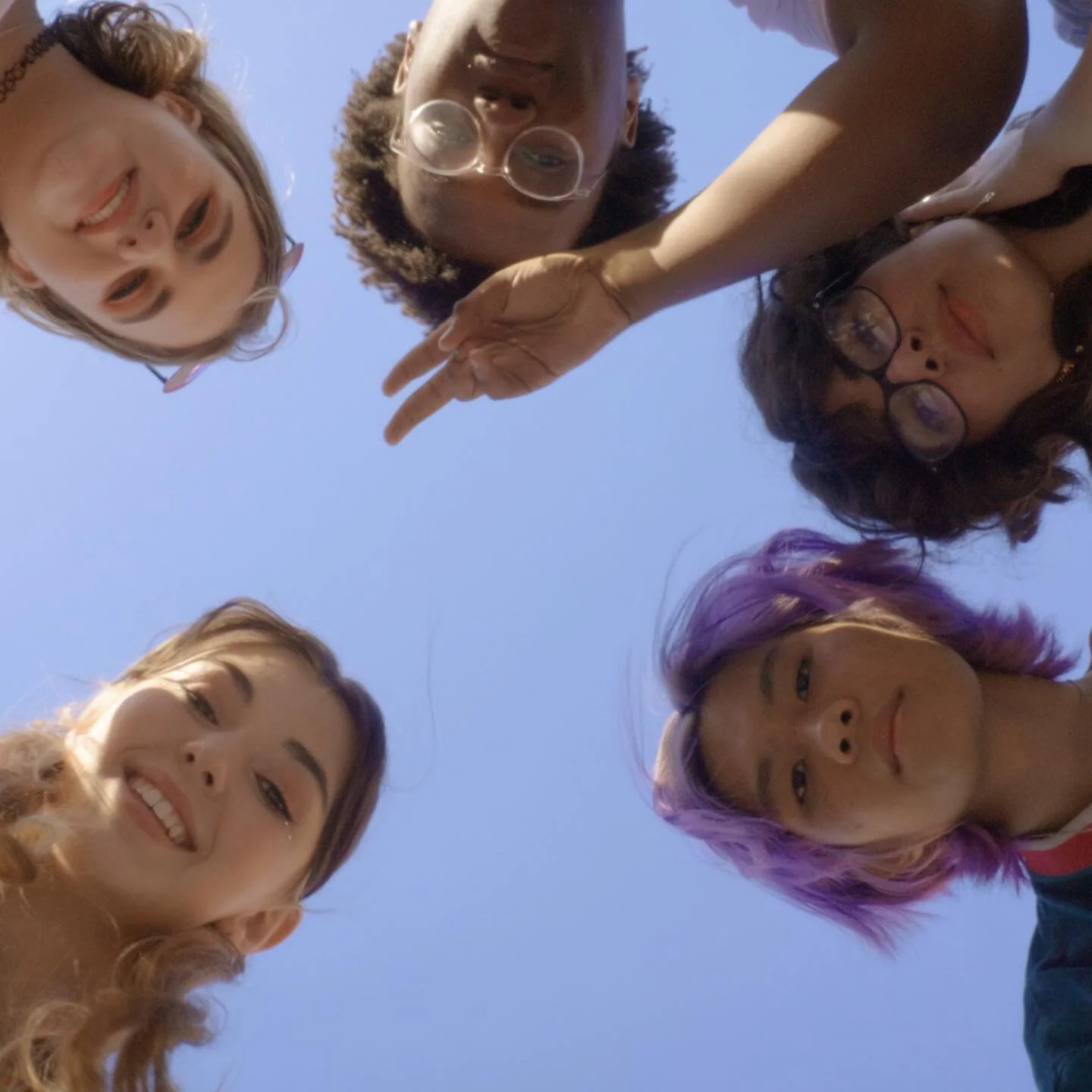 directed a fun one for @elysejewel 🧡 was super fun to incorporate that &ldquo;home video&rdquo; look, and brought me back to being dumb and having senseless fun with my friends. go watch Fine By Me by Elyse Jewel on the youtubez!!

dp: @tykeandy 
pa