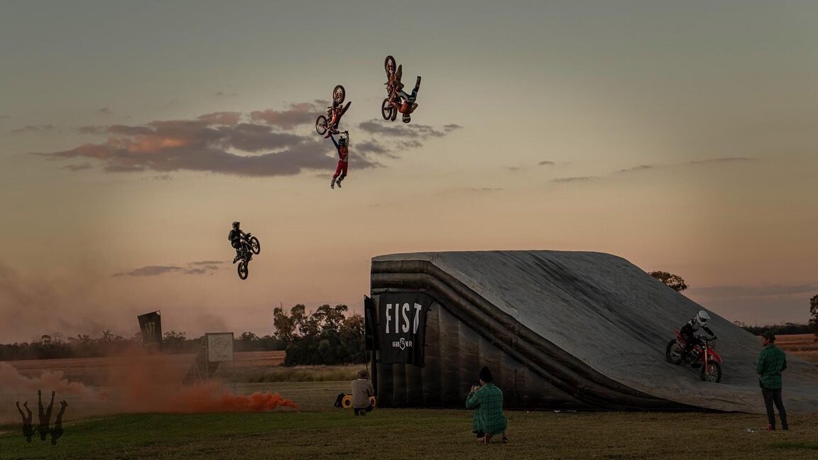 HTS Constructions had the awesome pleasure of sponsoring one of Australia&rsquo;s elite skydiving events  @funnyfarm_oz in Queensland 2021.
.
A day of mind blowing aerobatic maneuvers conducted by the country&rsquo;s best skydivers and motocross ride