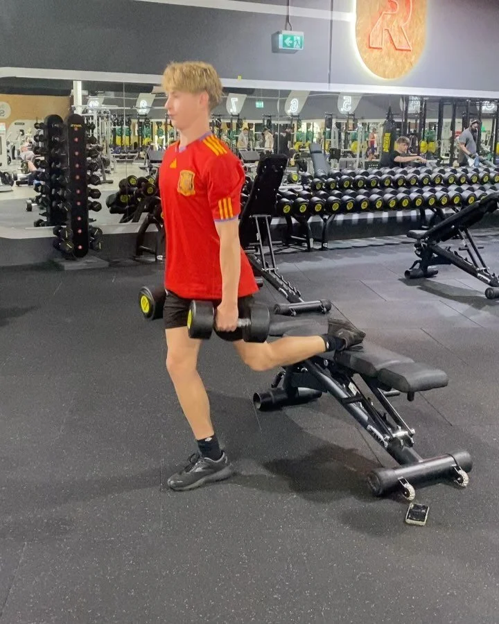 Supersets OR Series? 

Super Sets are common in the bodybuilding world and in the and are popular for pre-fatiguing a muscle group with a set of an exercise and following it up with another exercise (straight away no rest) to further fatigue and work