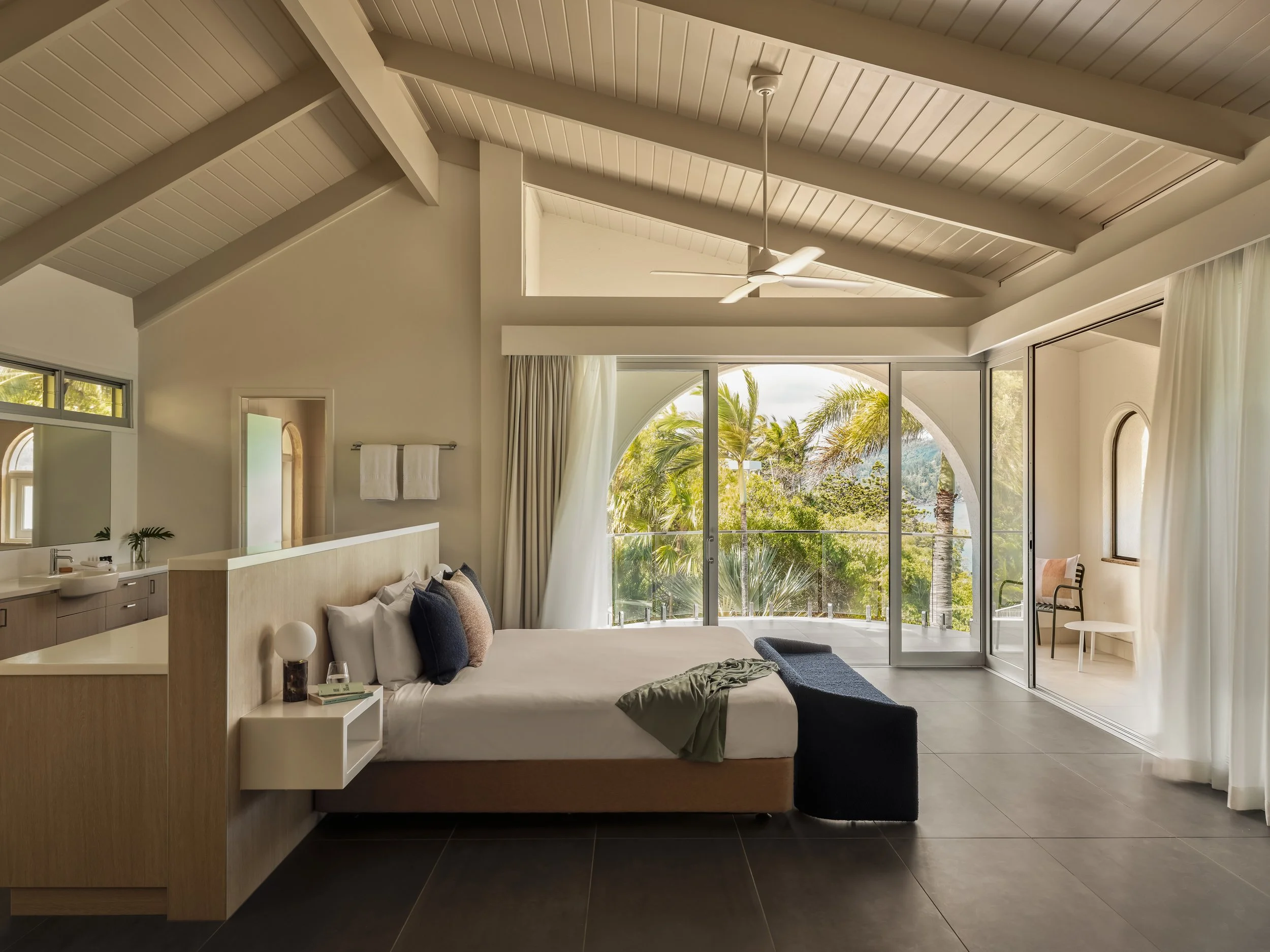 TheVilla-MasterBedroom-60.jpg