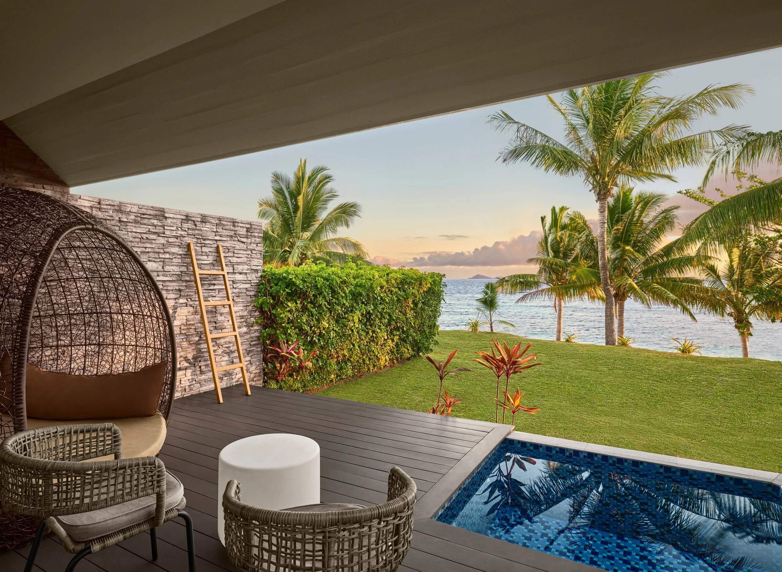 NANTI-Room-OceanFront-View-385_3500px.jpg
