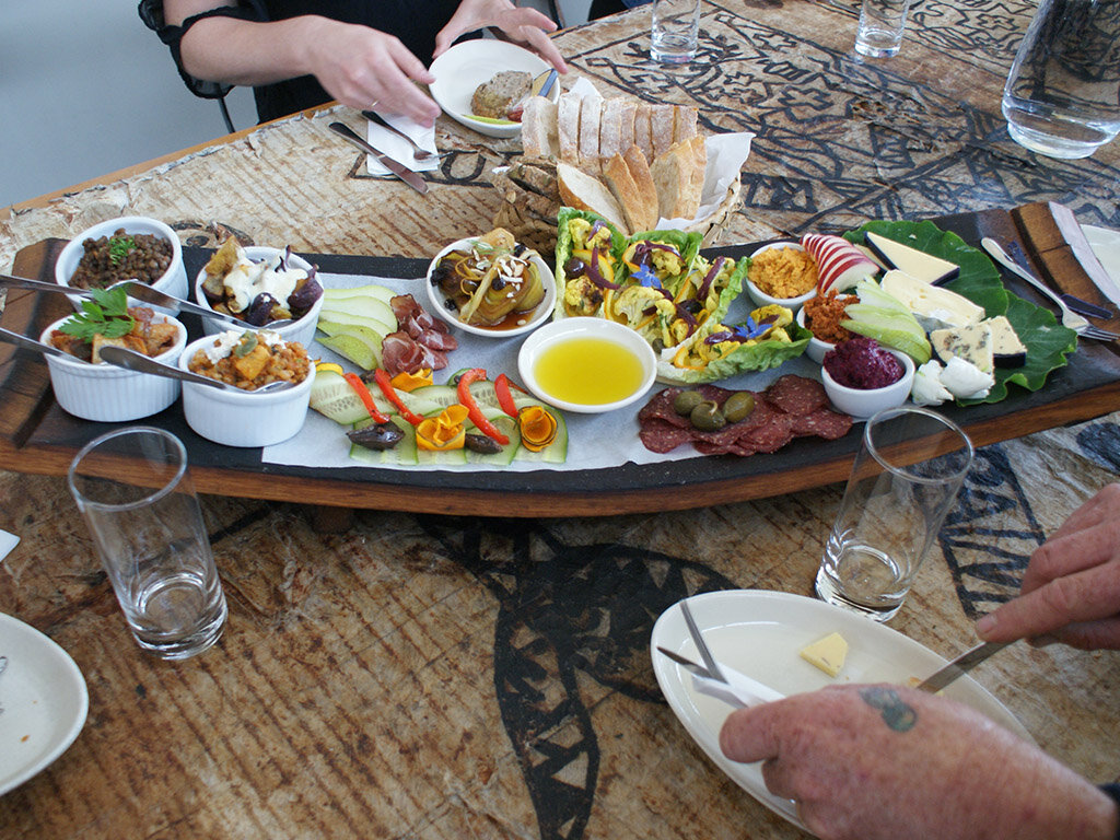 82e90329df6f4bea9f14039112be181etaste_platter_lg.jpg