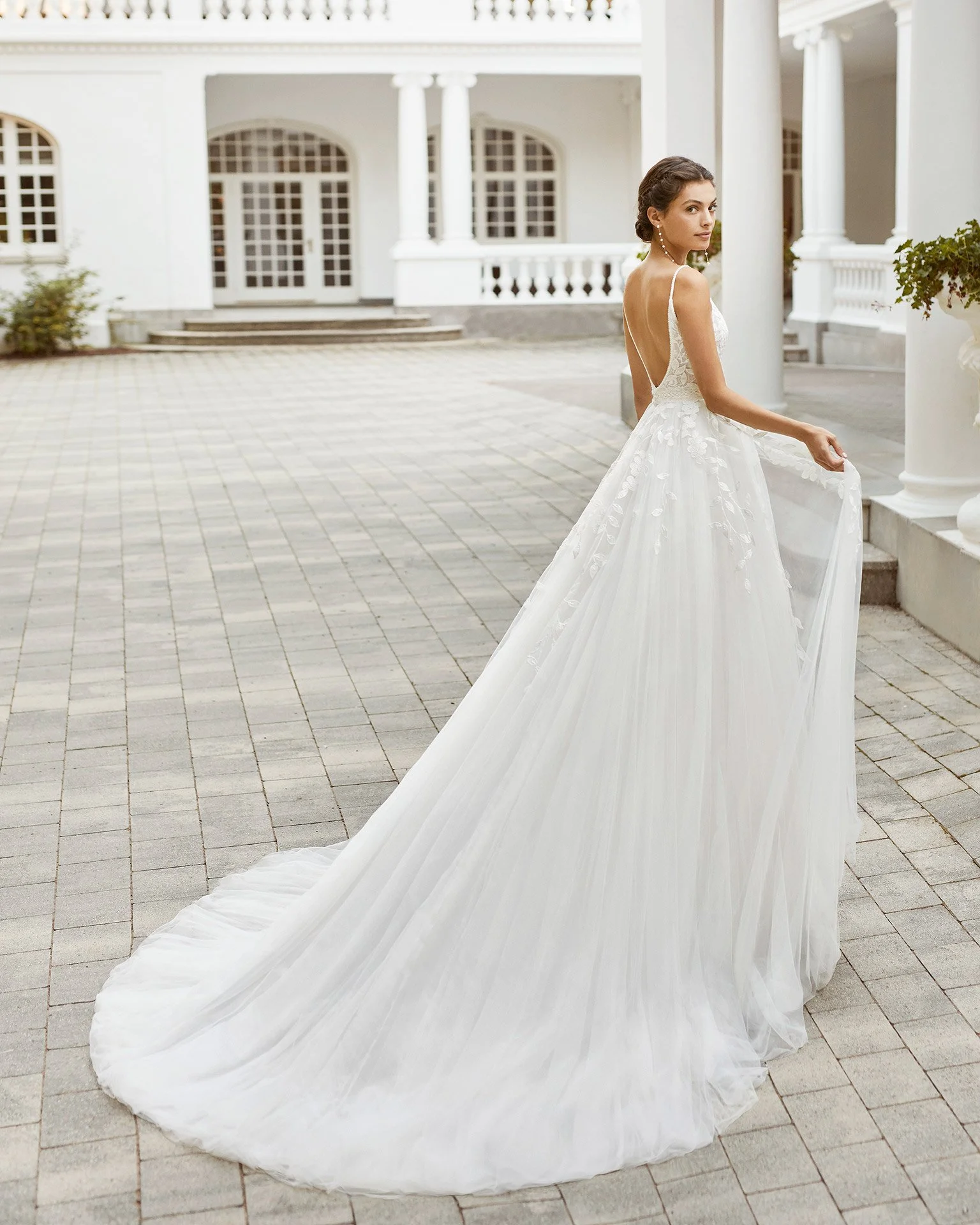 Shakima UK 14 | Was £1100 | Now £199