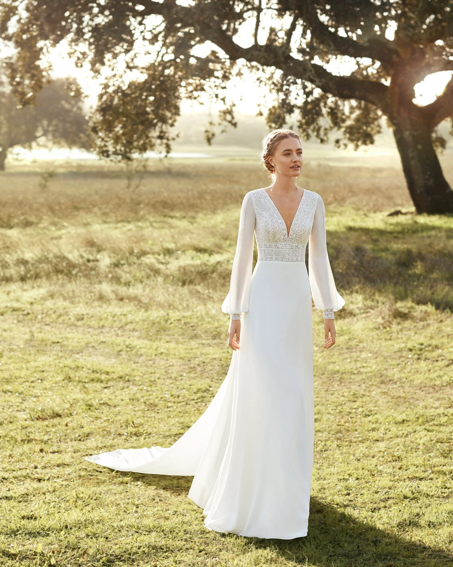 Amanda UK 16 | Was £1790 | Now £499