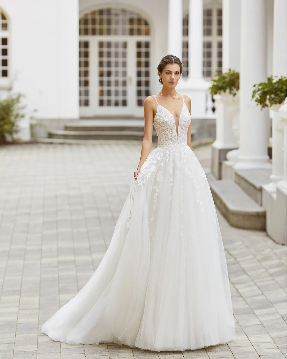 Shakima UK 14 | Was £1100 | Now £199