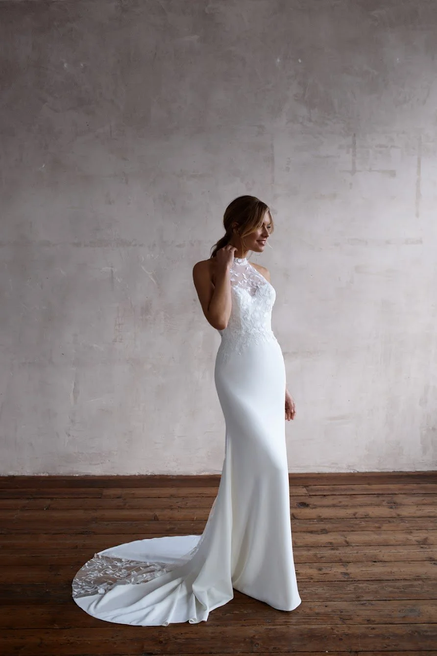 Amelia UK 10 | Was £2086 | Now £799