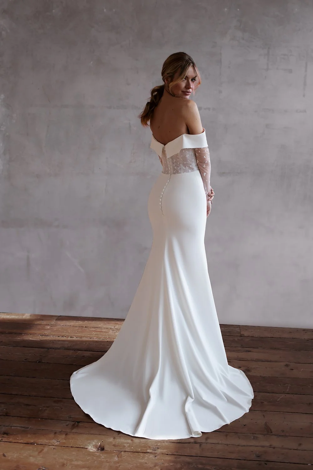 Kirsty UK 12 | Was £2237 | Now £999