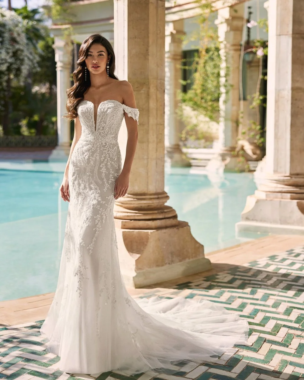 Amelia UK 12 | Was £1680 | Now £499