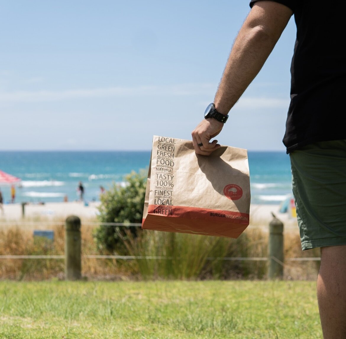 Burgers at the beach? Count us in! 

#burgerwisconsin #beach #nzsummer