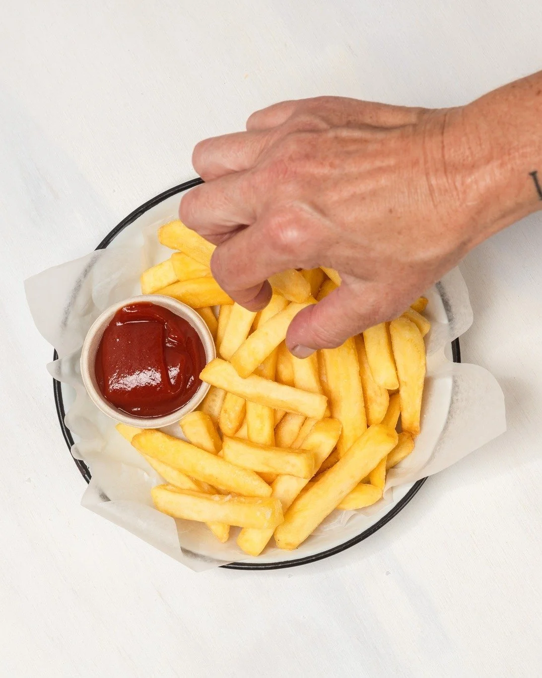 Big burgers deserve big sides, and you can get any two for $10 on Sideshow Thursday. What are your top two? 🍟

*excludes southern fried chicken