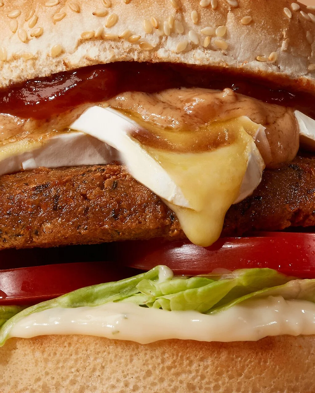 The Vege Deluxe - 1 of the 3 $12 vegetarian burgers you can grab today - for Meat Free Monday at BW. 🌱