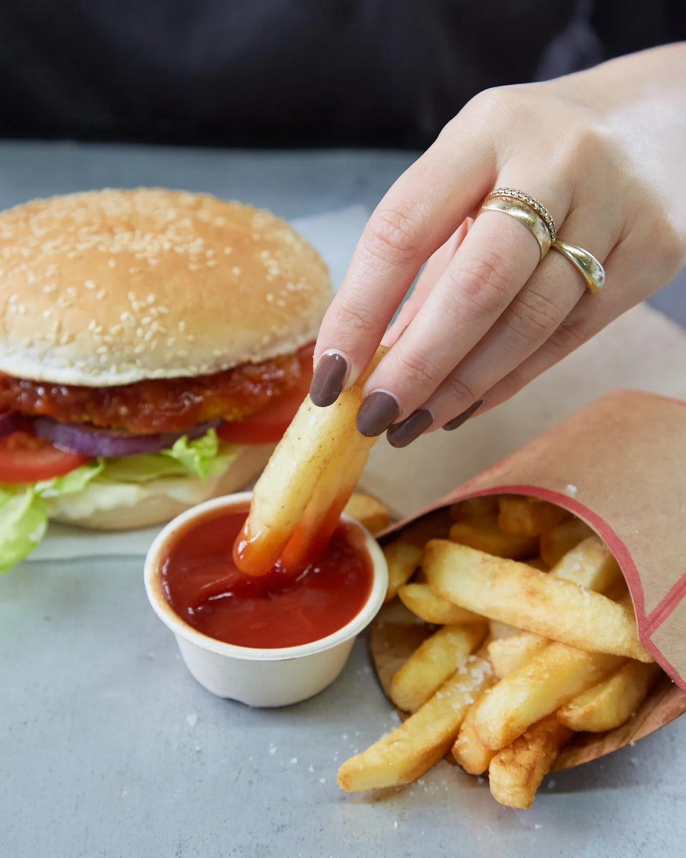 No nonsense, just handmade gourmet goodness. 🍔