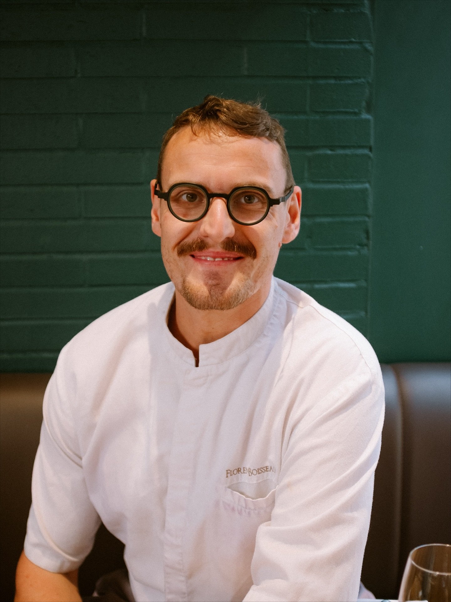 Restaurant C&eacute;cile ⎹ Et si on faisait les pr&eacute;sentations ? 

Situ&eacute; au coeur des Carmes, accol&eacute; au march&eacute;, @cecile.toulouse est un bistrot moderne qui ne faillit pas &agrave; sa r&eacute;putation. On s&rsquo;y sent tou