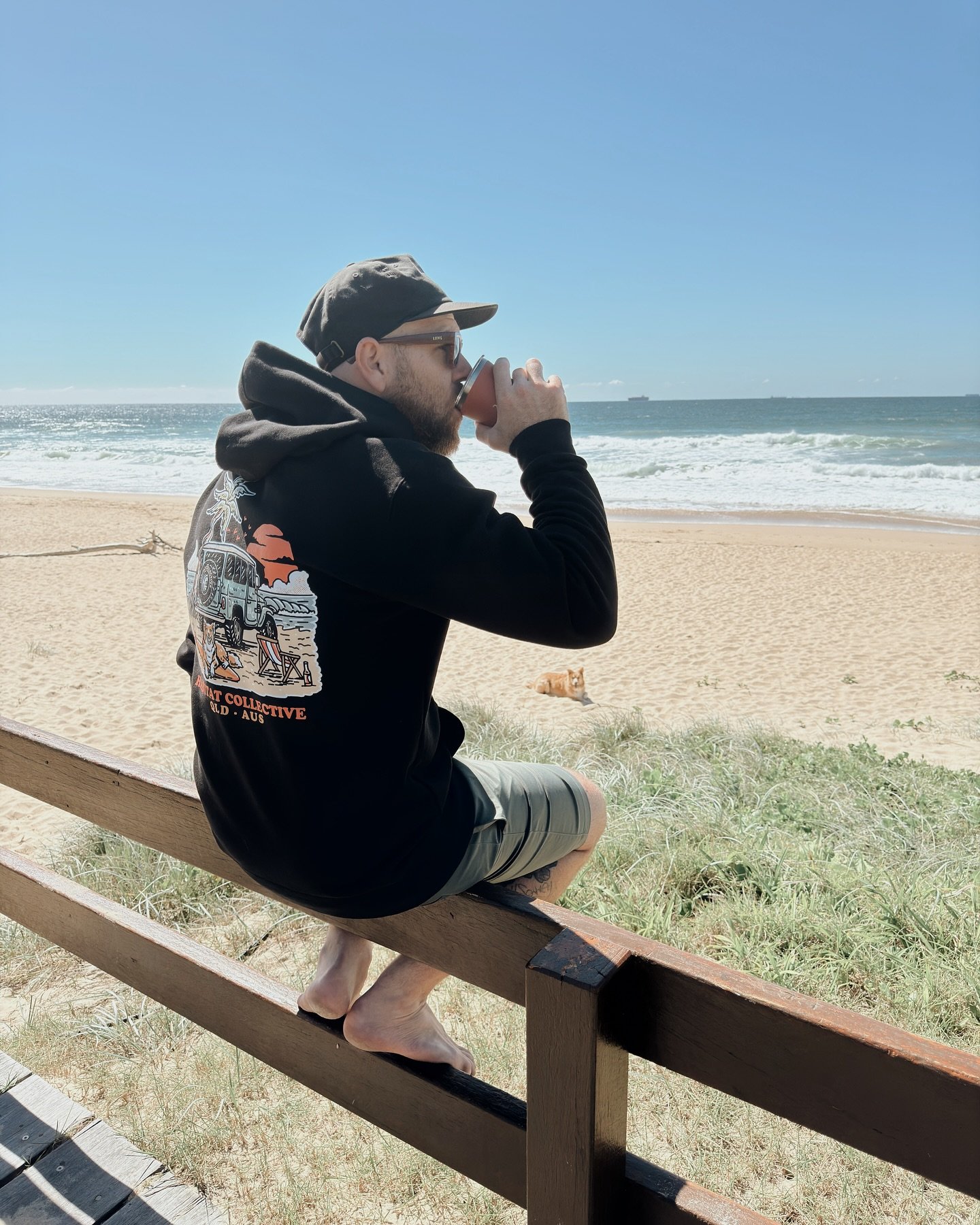 Mid-morning surf check with our favourite Winston hoodie🌊 NOW AVAILABLE FOR PREORDER for a limited time so get in quick! 

-
#hoodie #hoodies #winterapparel #jumpers #thehabitatcollective #australianfashion #sunshinecoast