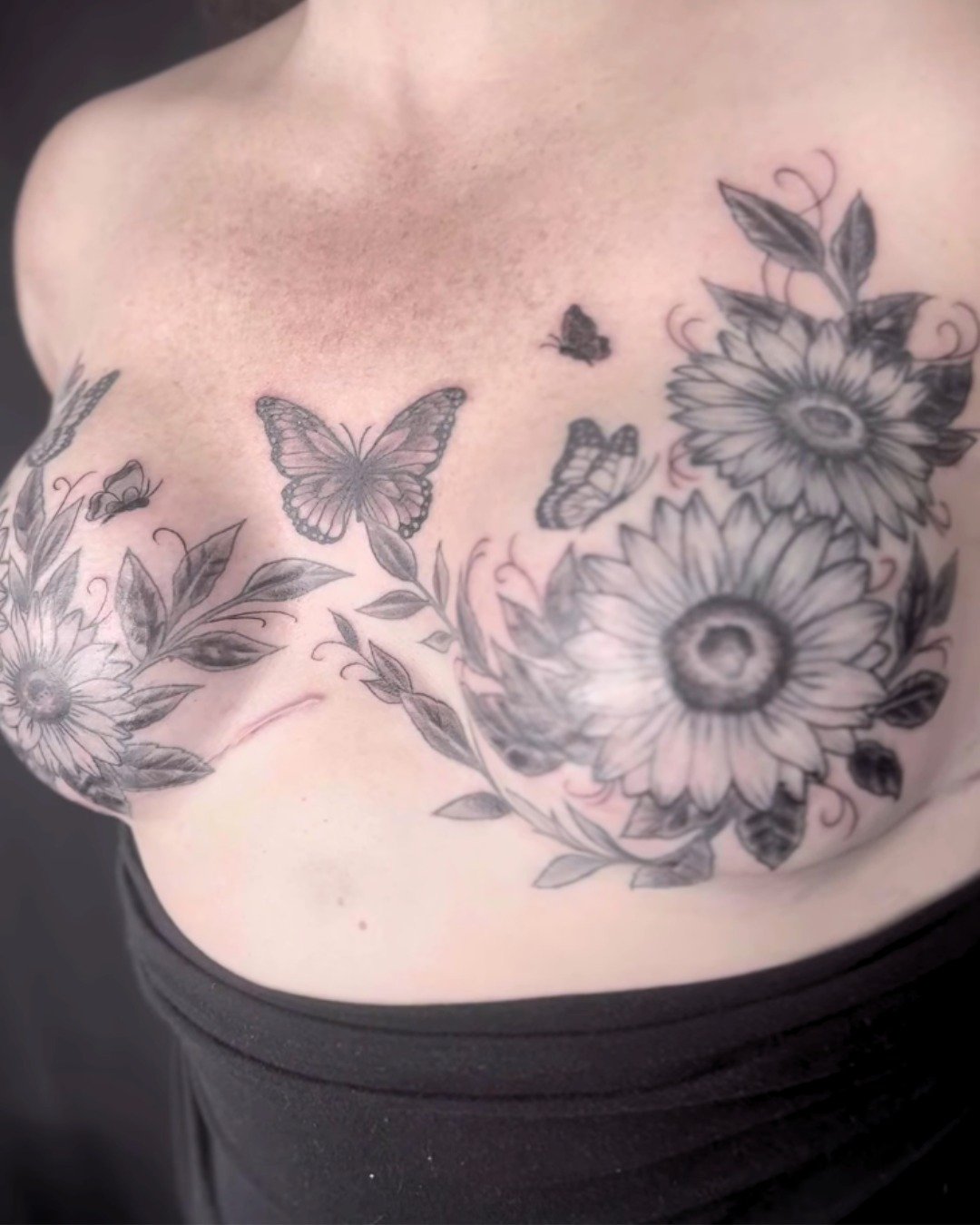 We are blown away by this gorgeous tattoo 🦋🌼

@teganink, owner of @5monkeystattoo, created this gorgeous piece for a New England breast cancer survivor.

Our non-profit is honored to help cover the cost of this tattoo, which wouldn&rsquo;t be cover