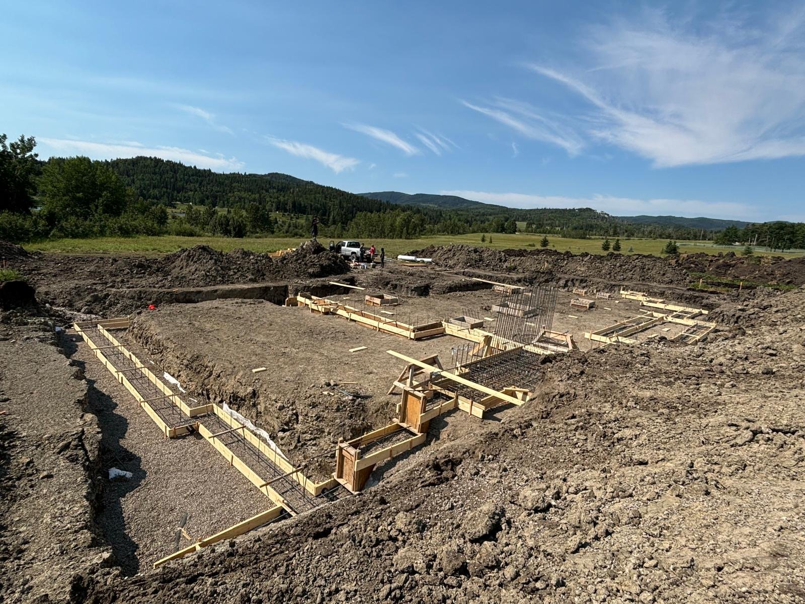construction-home-laying-wood.jpg