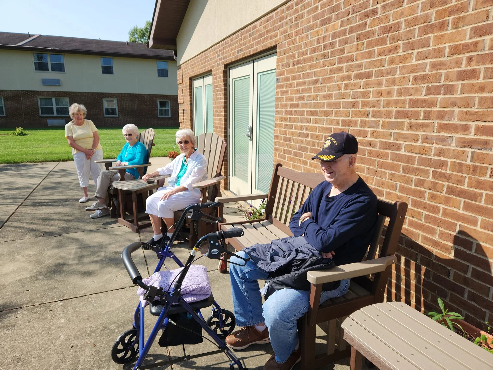 seniors hanging outside at villa rose in bethalto il