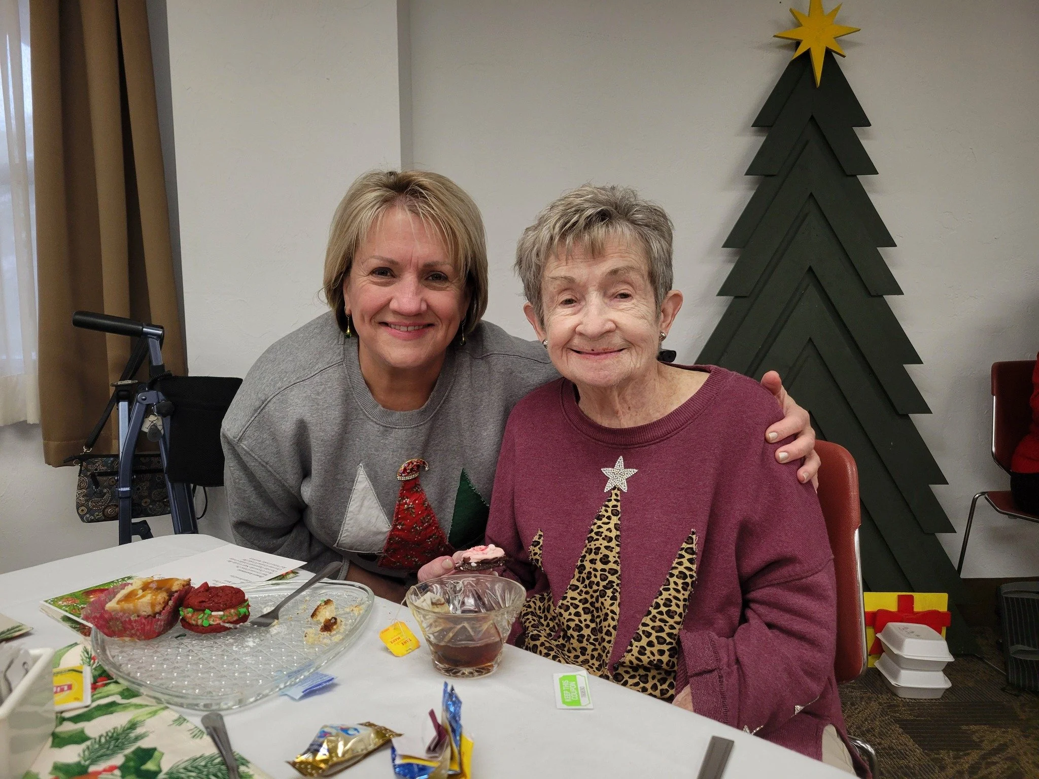 family visiting at villa rose bethalto il