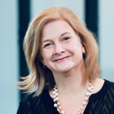 Season 5 - Ep. 100 Globe Trotter with guest Heather Lennon of Arctis Books