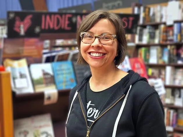 Ep. 78 Susan Thomas - Spinning a Good Yarn with Books and Brew