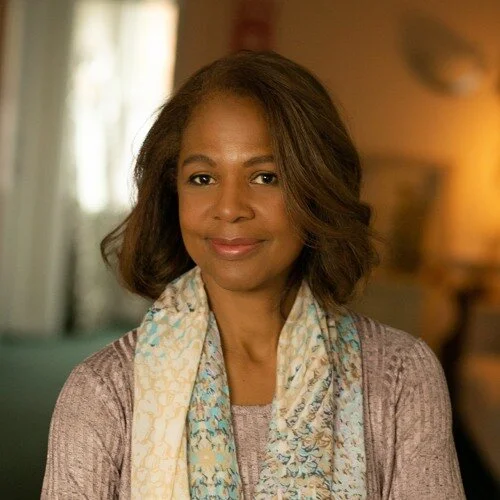 Ep. 44 - Anita Martin: Postcards on The Edge of Reading