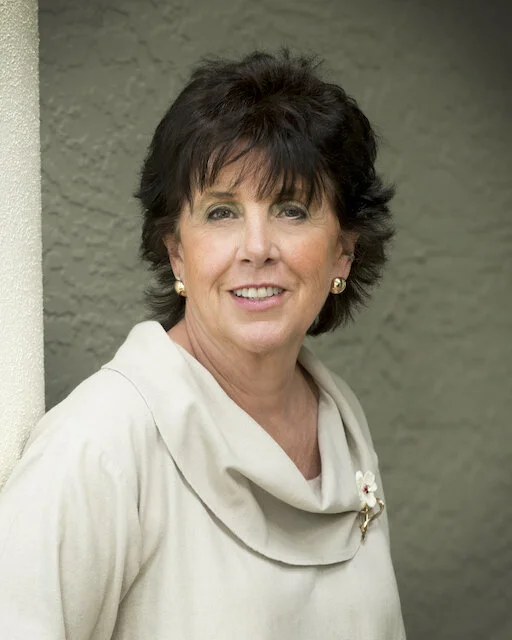 Season 5 - Ep. 106 The Age Old Story of a Sisterhood with guest Grace Sammon