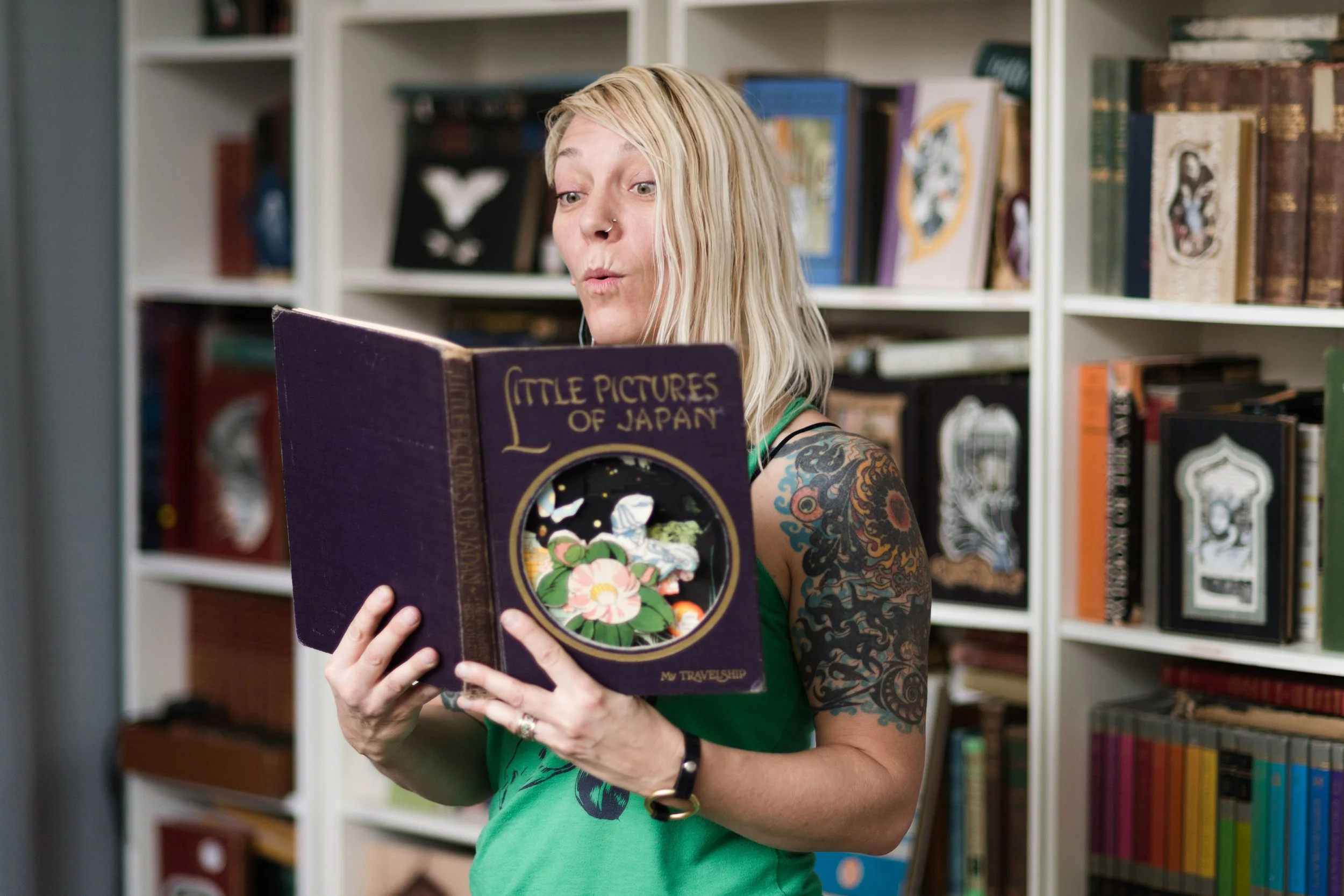 Season 5 - Ep. 115 Page-Turning Artistry with Valerie Saverie