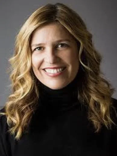 Season 6 - Ep. 121 Books Are My People with guest Jennifer Caloyeras