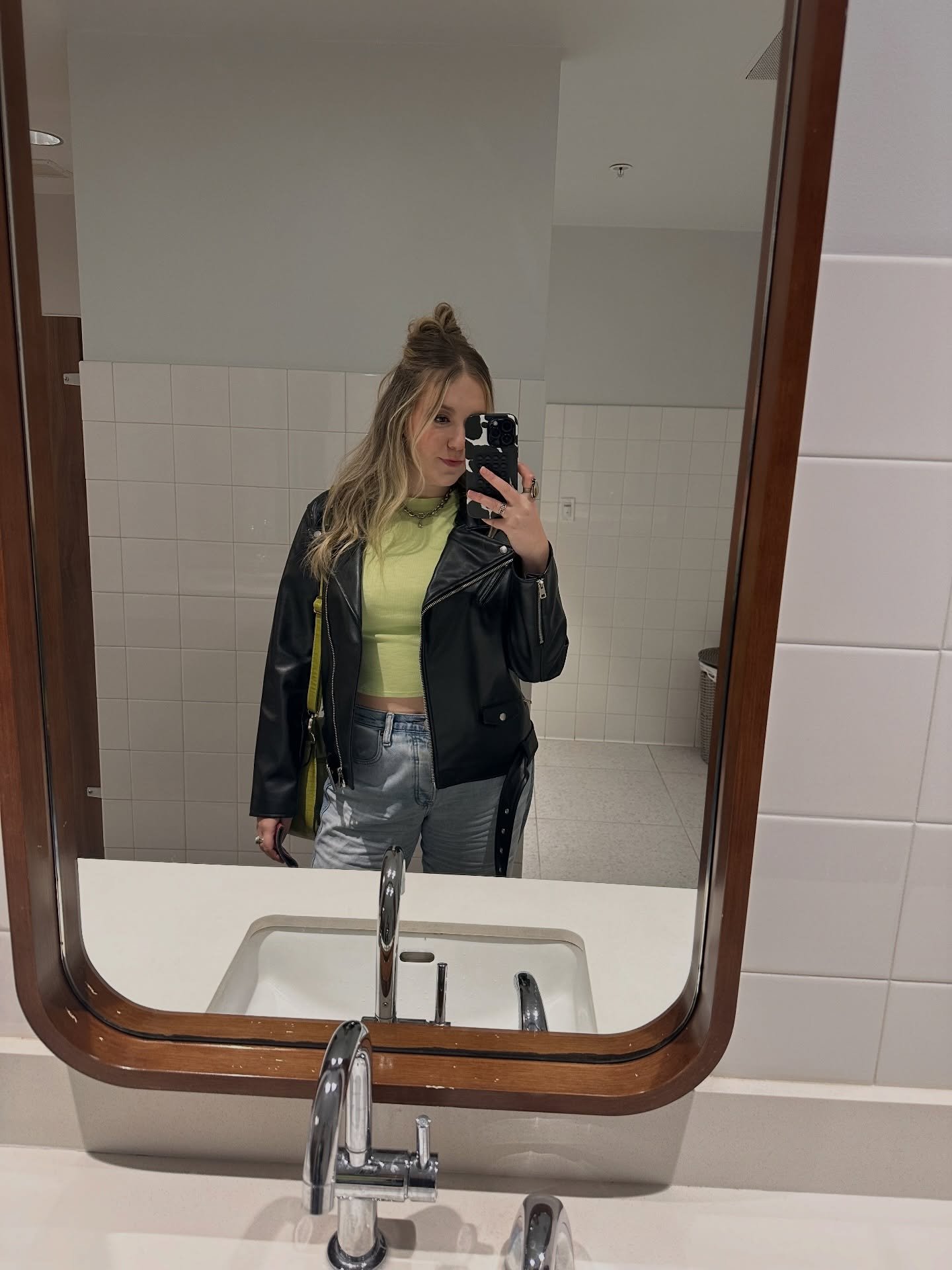 2025 stretched me in ways I didn&rsquo;t know was possible and somehow against all odds, I became myself again, found happiness and started to believe in all the blessings heading our way in the new year. 2026 let&rsquo;s do this thing 🤓