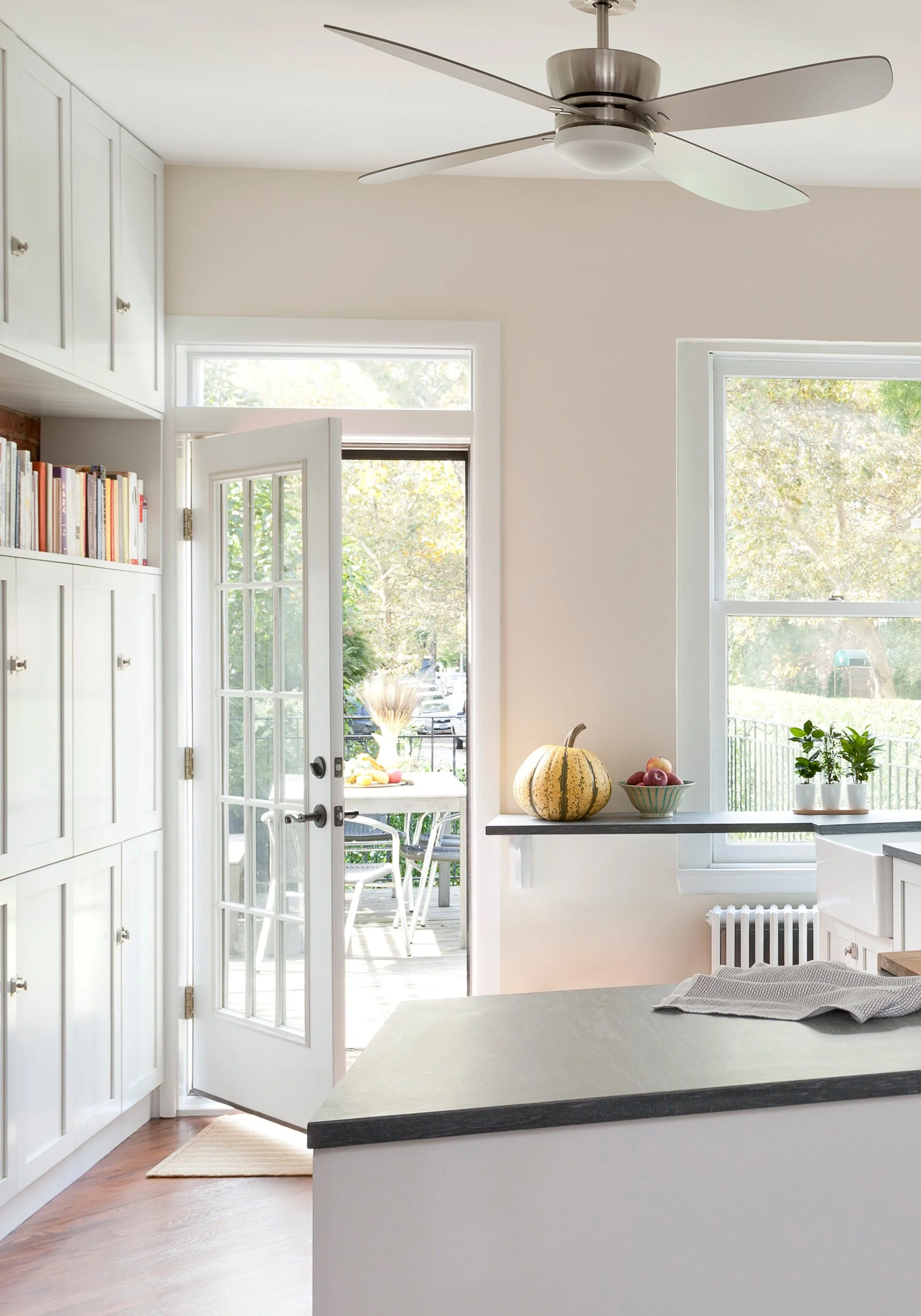 open-airy-kitchen-nyc-mercer-interior-design-001.jpg