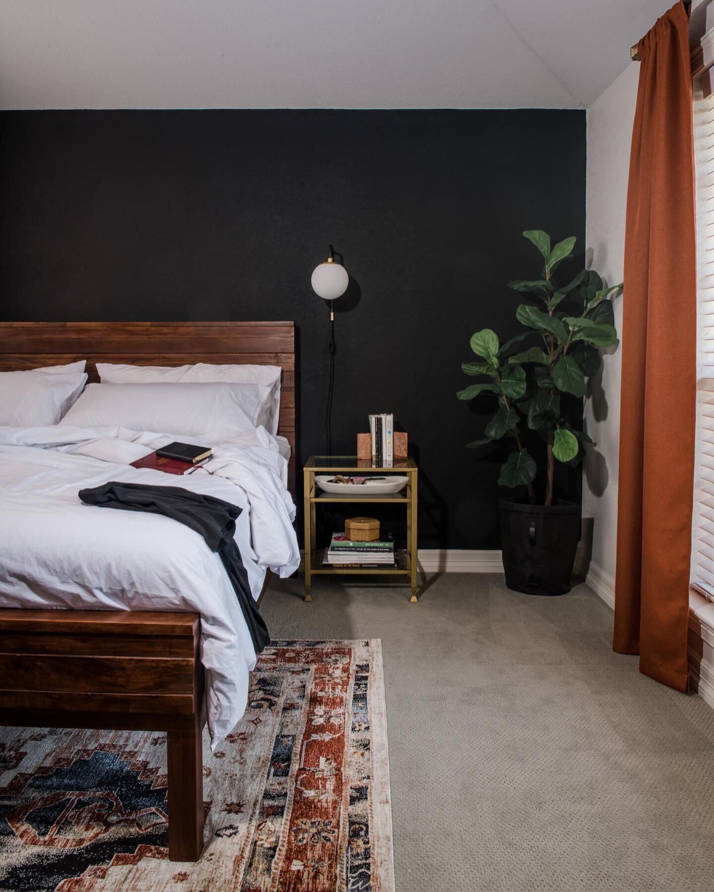 Master Bedroom 

So when it comes to bedrooms I&rsquo;m curious about something. Are you team make your bed or team who cares? 

I&rsquo;ve felt very differently about this topic over the years so I&rsquo;m curious where people land. 

Swipe to see t