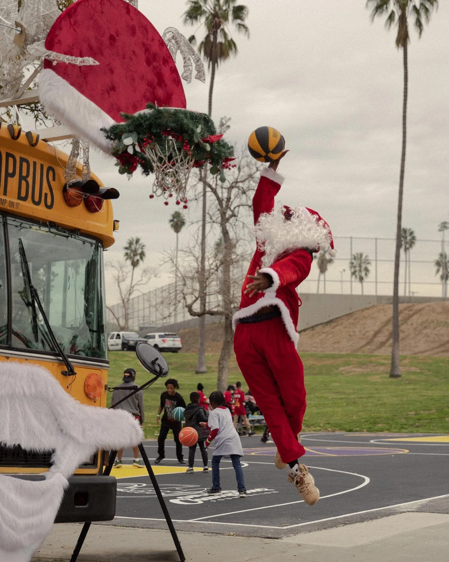 Get some fresh &ldquo;AIR&rdquo; with Santa PHREEZY and Friends. 

Merry Christmas From our Family to Yours. 
 

Drop a comment of some of the gifts you got this Christmas 🎅 🎄

📸 @d.arroniz
