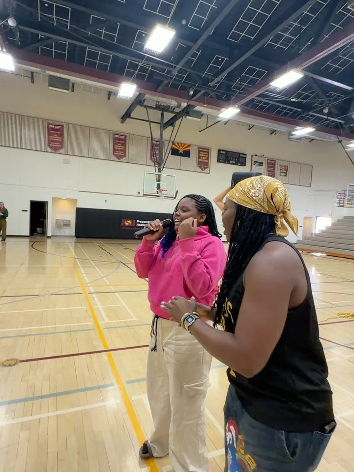 Pulled up to ASU Prep Academy to wrap our Arizona tour and the love was felt all around! 

S/O to the team @zigzag915 @thereal_larrysanders @sa.tomaa @b.a.dreamin and all the teachers that made it possible!

AZ, thank you for filling us up with bucke
