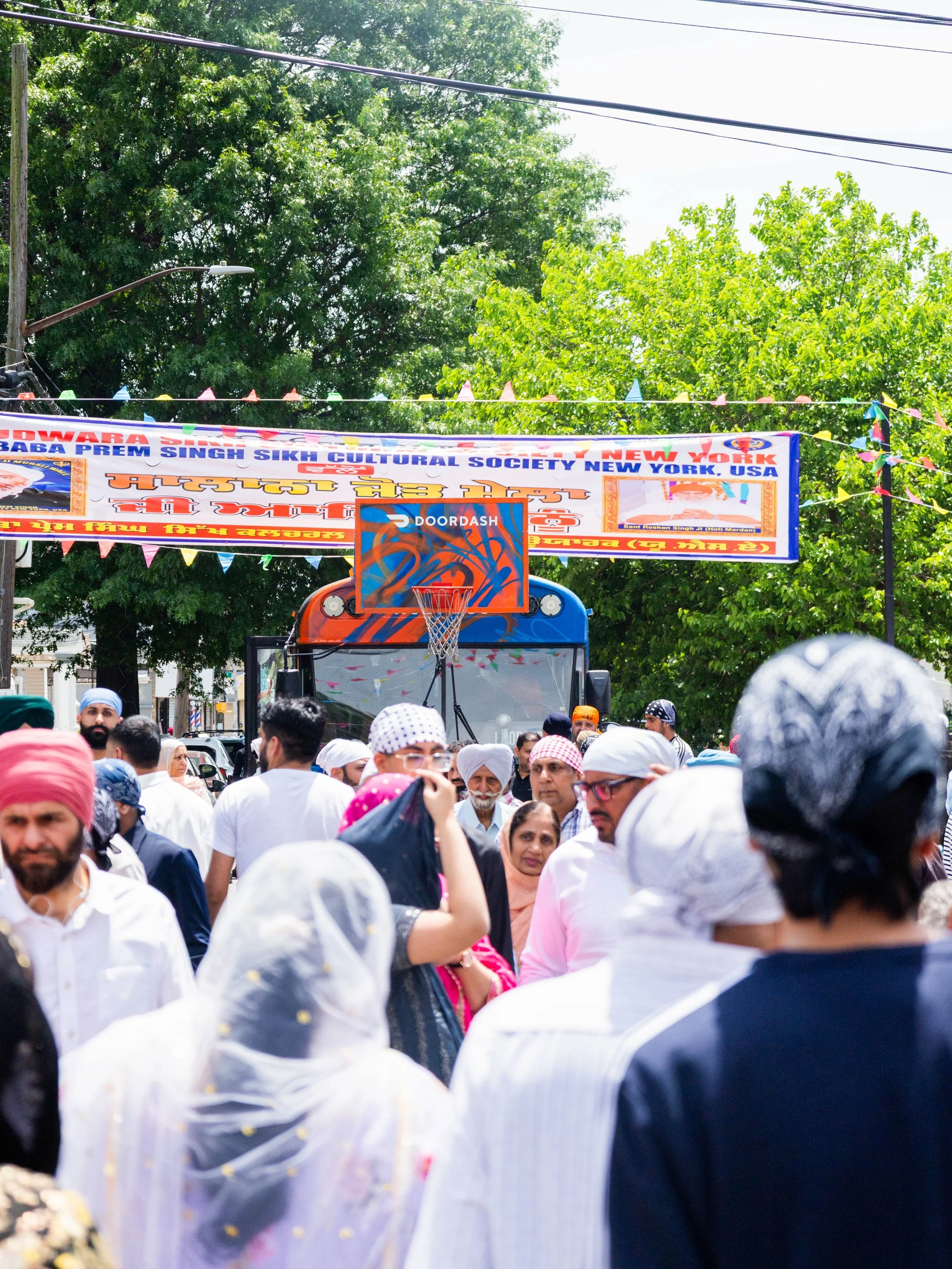 As we are spreading love and unity across New York City we took a stop in the heart South Richmond Hill which is home to one of the largest Sikh communities in the United States. It was extra special as they were celebrating the life and contribution