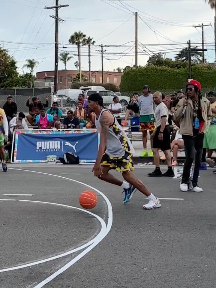 Bringing that Juneteenth energy back to LA 🌴 This Saturday at @blackxtheblock ! Who&rsquo;s pulling up?! 

#hoopbus