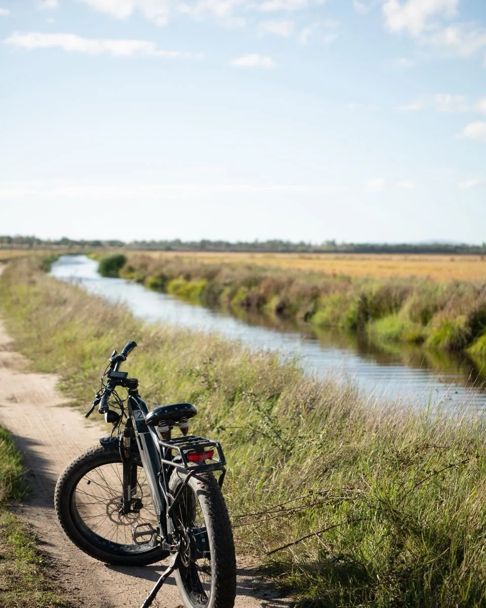 Nem todas as viagens têm como objetivo chegar a algum lado... Mas est Sobre a pode levar-te a lugares que, de outra forma, nunca encontrarias.
.
.
Nem todas as viagens têm como objetivo chegar a algum lado... Mas esta bicicleta pode levar-te a lugares que, de outra forma,