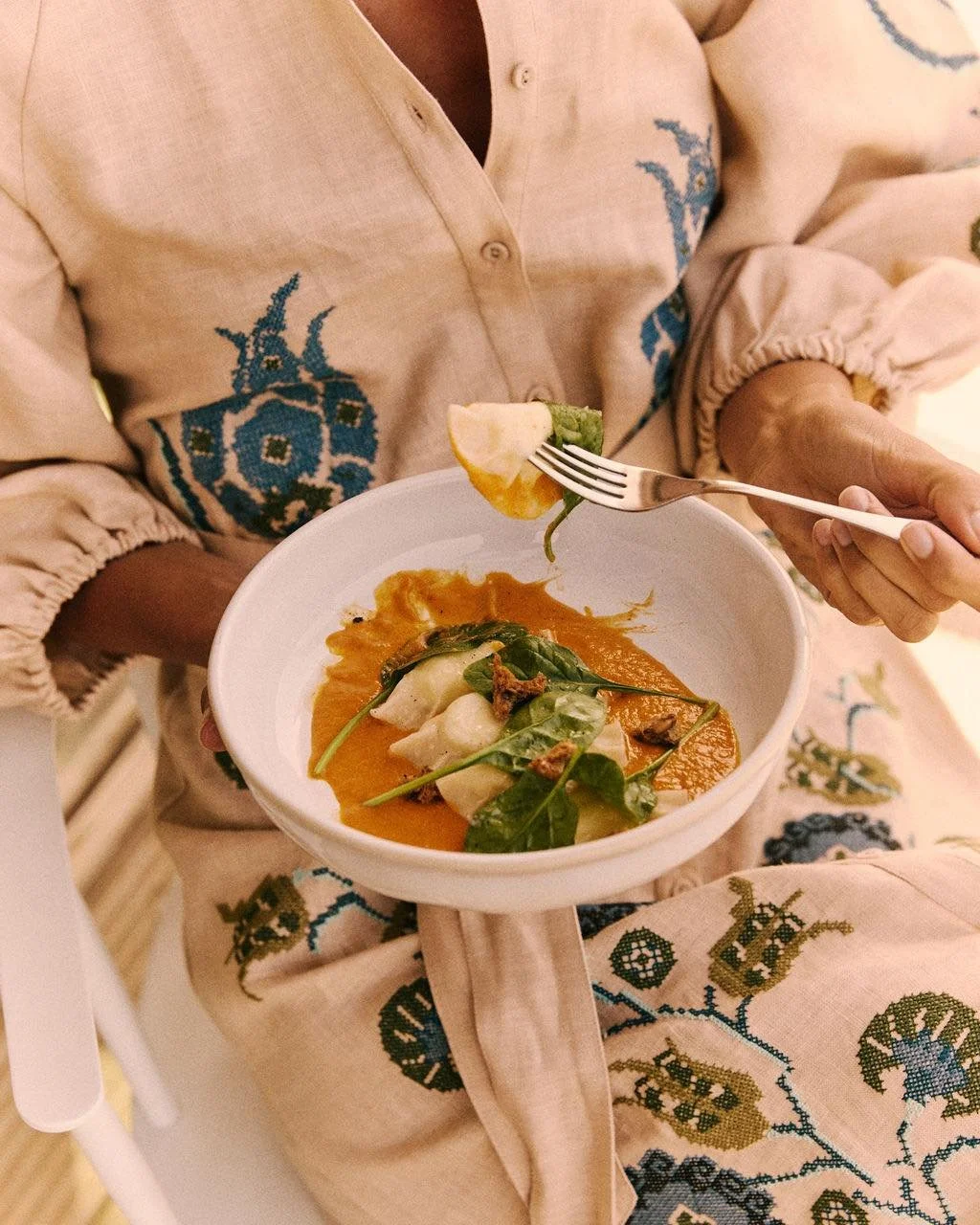 Portugal nas suas raízes. O Brasil na sua alma. O Atlântico interpretado através da perspetiva criativa da Chef Manu Buffara no @elemento_atlantico 
.
.
Portugal nas raízes. O Brasil na alma. O Atlântico interpretado pela perspetiva criativa da Chef 