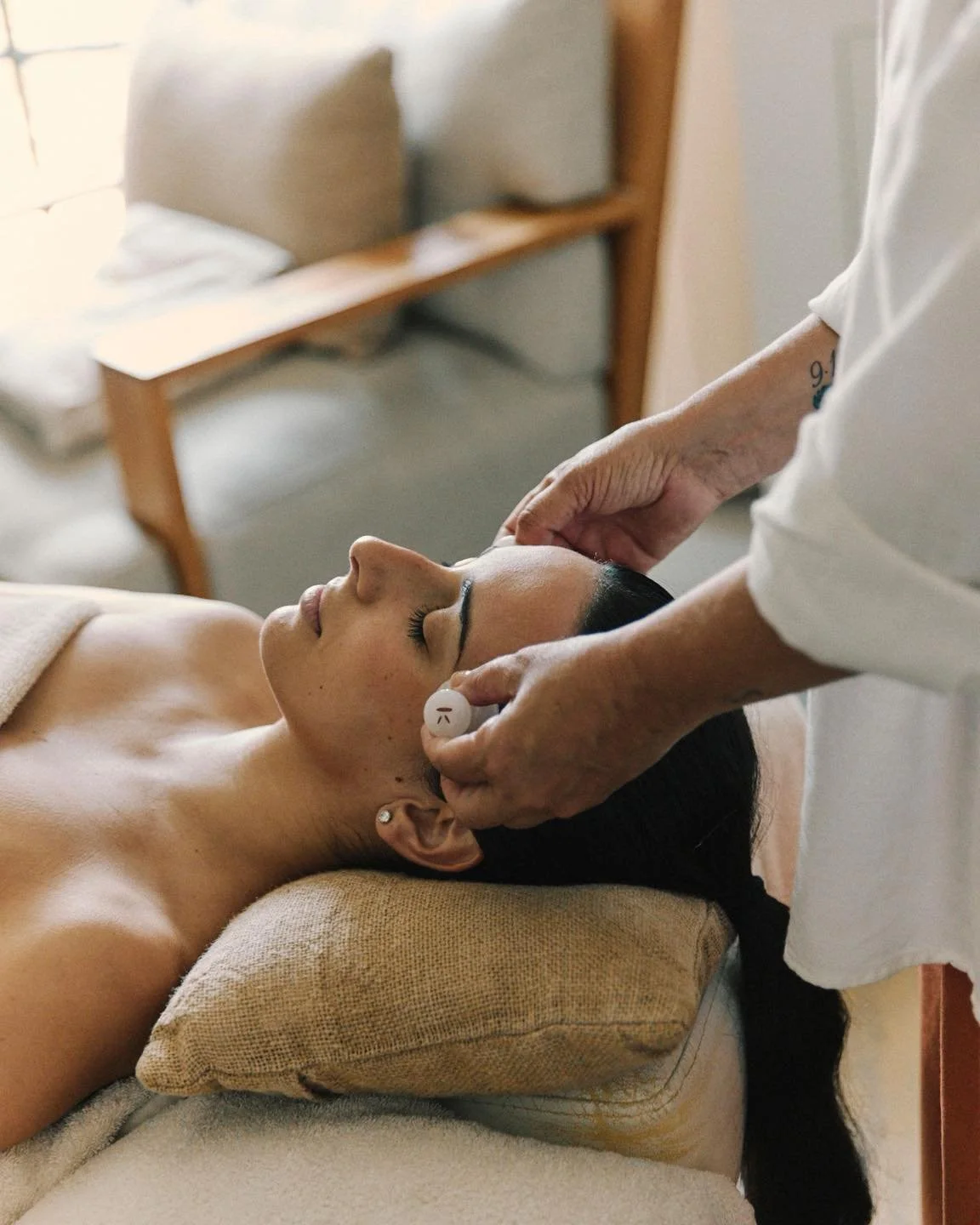 From the landscape to the skin, a different way of experiencing Comporta.
.
.
Da natureza &agrave; pele, uma forma diferente de sentir a Comporta.

📷 @jose___cuevas 
📷 @roxanelagache , @tuserasbeau