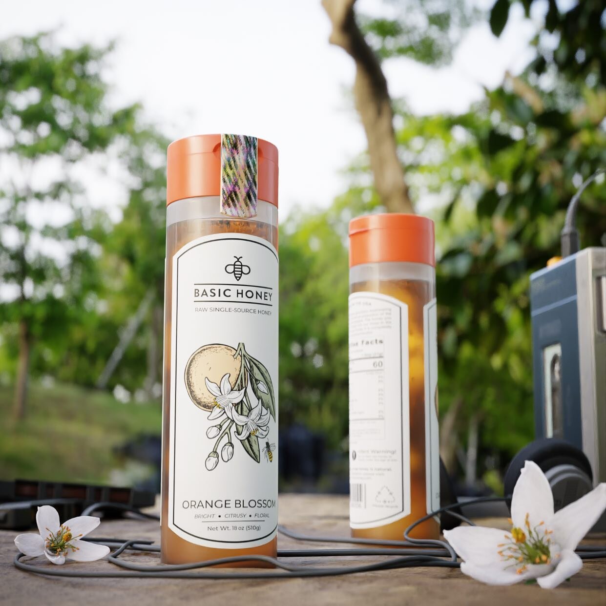 That's sweet sweet orange blossom honey from the bloom to your dining room.&hellip;&hellip;

#bee #bees #honeybee #honeybees #business #familybusiness #apiary #savethebees #rawhoney #beekeeper #beekeeping #beeswax #farm #beesofinstagram #honeybeesofi