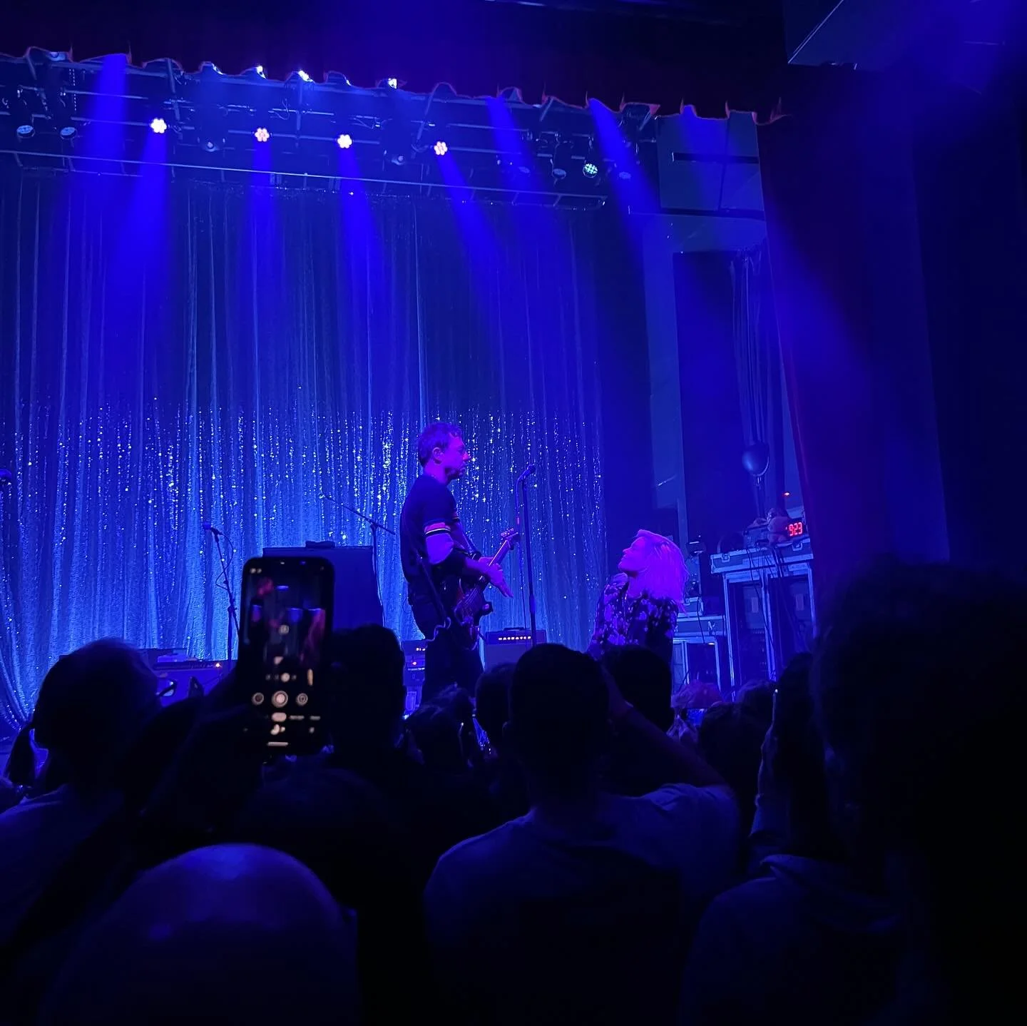 About last night&hellip; @thekills brought the house down at @whiteeaglehalljc ⚡️⚡️⚡️

Shout out to @emigrace who opened the show 🎸if you&rsquo;re going to the Baltimore show tonight (and you should), make sure to catch her set. She and her band giv