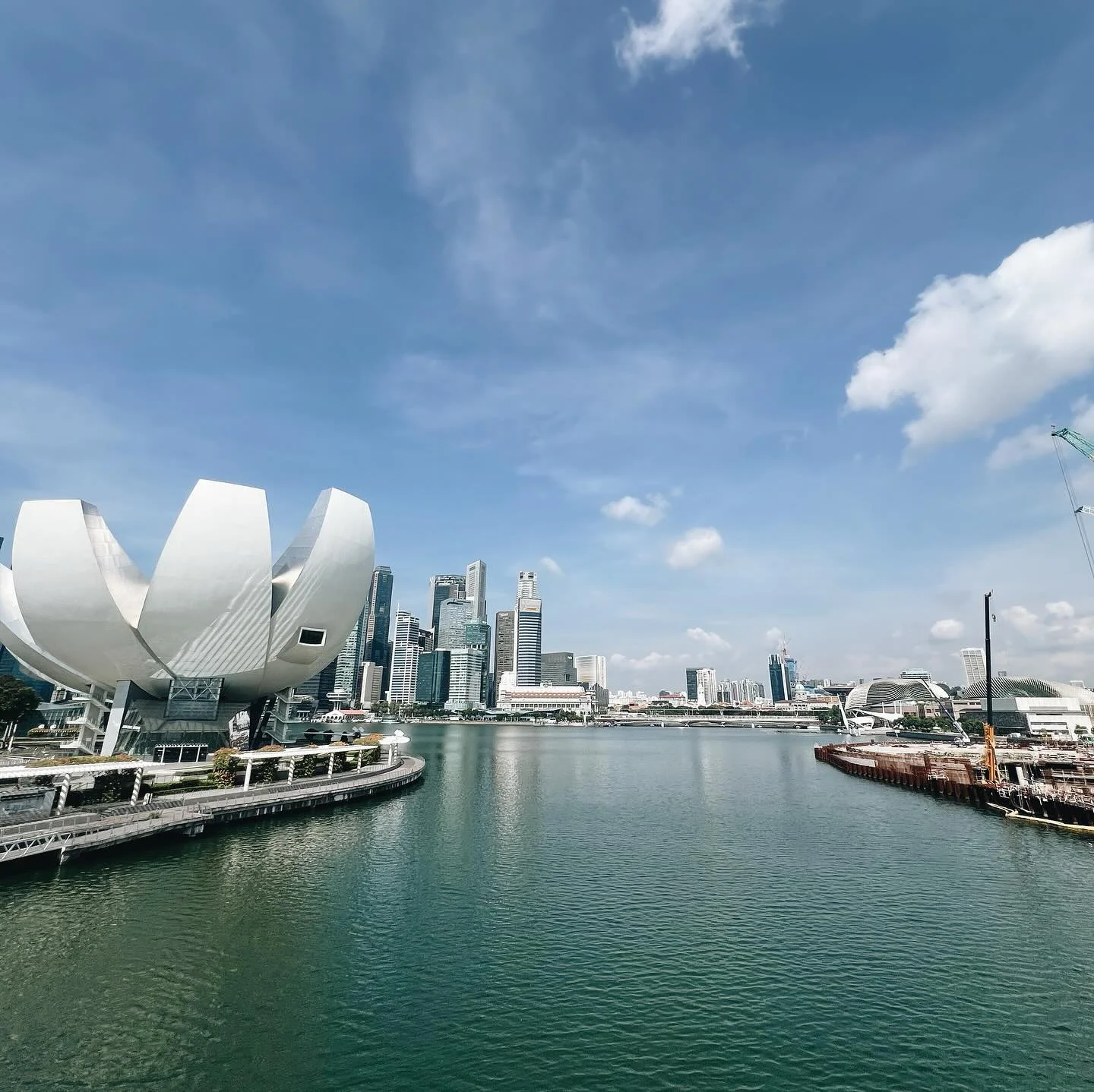 Up next: Singapore, where the pace slowed, our palates expanded, and the views got bigger.

We grabbed Indonesian food (omg) @thewarungsg, enjoyed wood-fired everything from chef @jordankeao paired with wines from around the world (Japan! who knew?) 