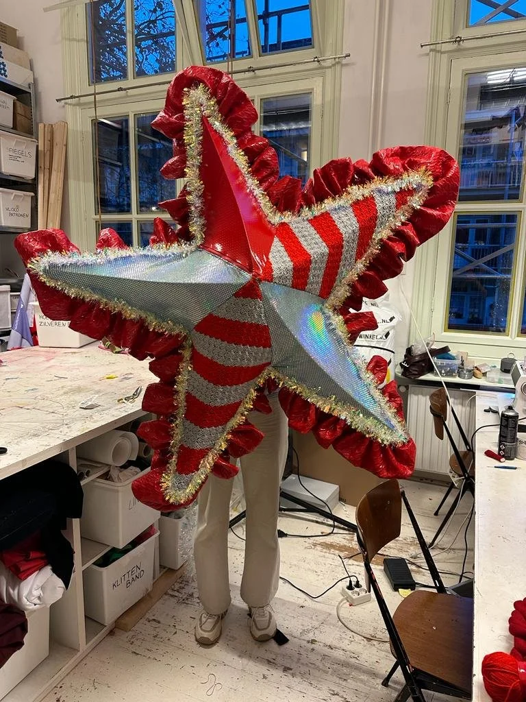 De Rode Draad Spuibuurt Amsterdam Arty Christmas Decoration