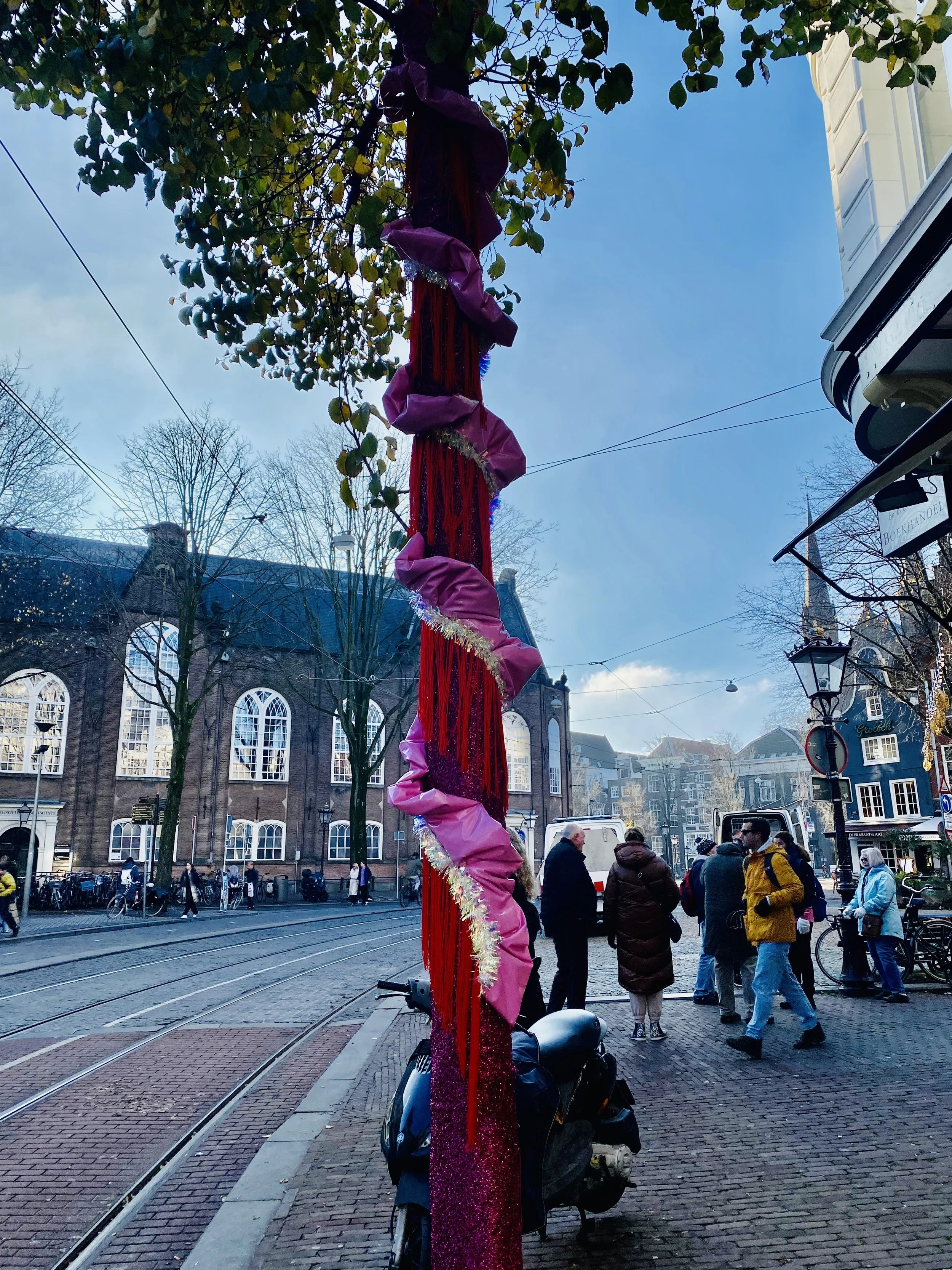 De Rode Draad Spuibuurt Amsterdam Arty Christmas Decoration